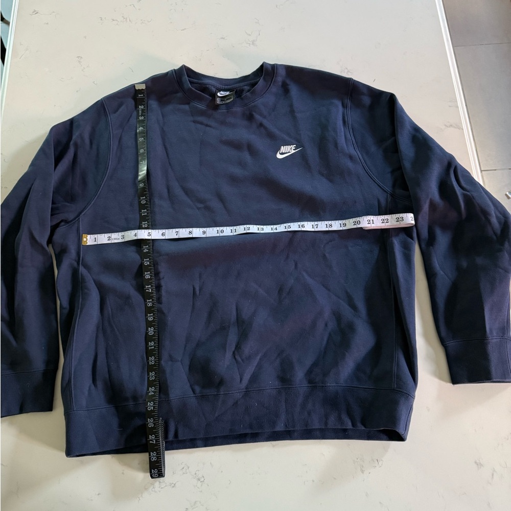Nike Men's Navy Blue Sweatshirt